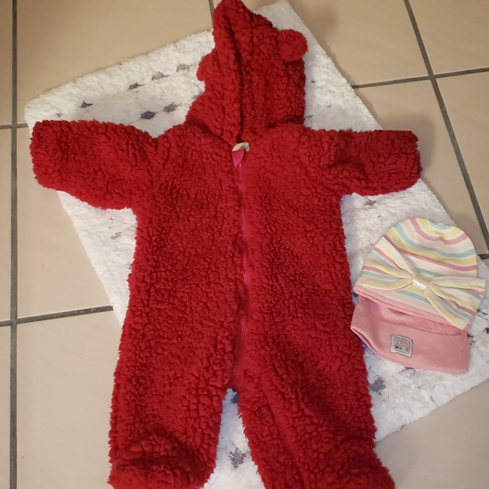 Infant coat, I'll put in the 2 hats.